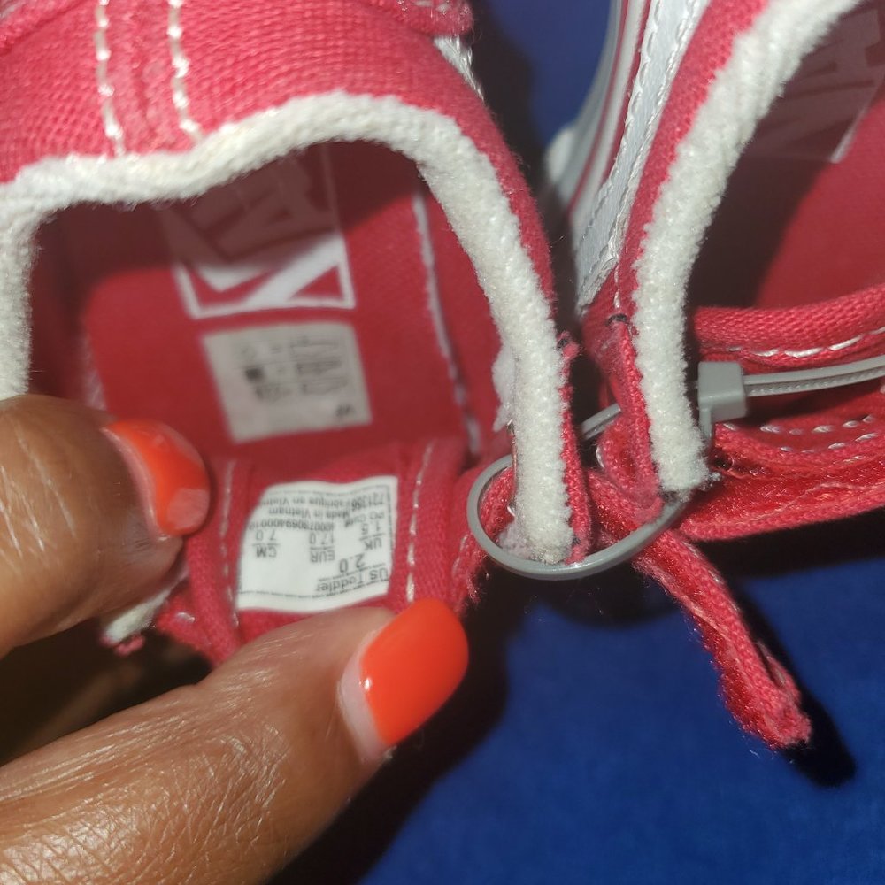 Vans - Picture 3 of 3